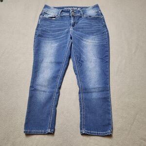 Hydraulic Crop / capris Women's Blue Jeans with Embroidered Pockets by hydraulic